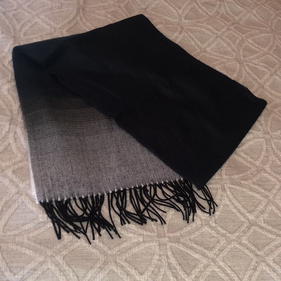 Hat & Scarf Bundle - Picture 8 of 9